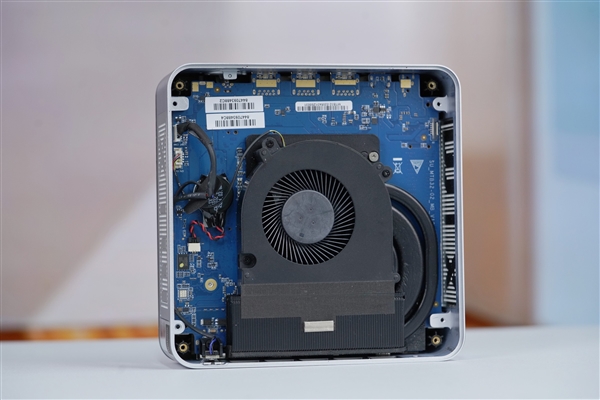 酷睿Ultra  5仅3999元！雷神MIX  PRO迷你主机图赏