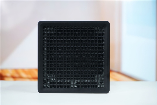 全球首个液冷迷你机!abee AI Station 395 Max工作站图赏 全球首个液冷迷你机!abee AI Station 395 Max工作站图赏