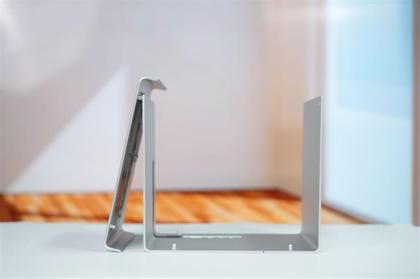 全球首个液冷迷你机!abee AI Station 395 Max工作站图赏 全球首个液冷迷你机!abee AI Station 395 Max工作站图赏