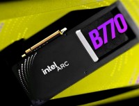 Intel显卡第一次冲击高端!功耗直达300W