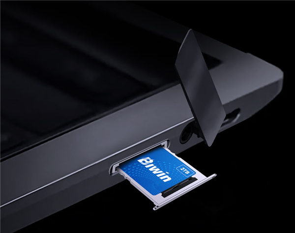 最小消费级固态硬盘来了!国产佰维Mini SSD CL100正式发布:半枚硬币大小 599元起 最小消费级固态硬盘来了!国产佰维Mini SSD CL100正式发布:半枚硬币大小 599元起